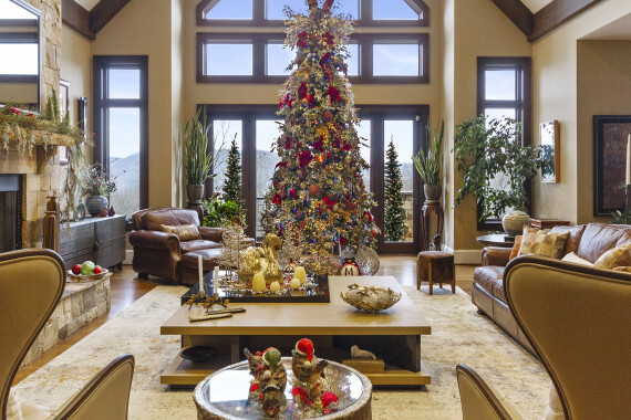 Fusion of Luxury and Function . . . with Dazzling Holiday Décor